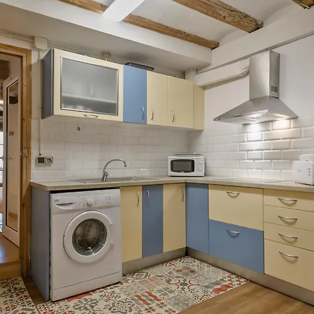 Encanto En Las Ramblas: Espacio Perfecto Para 9 Apartment Barcelona