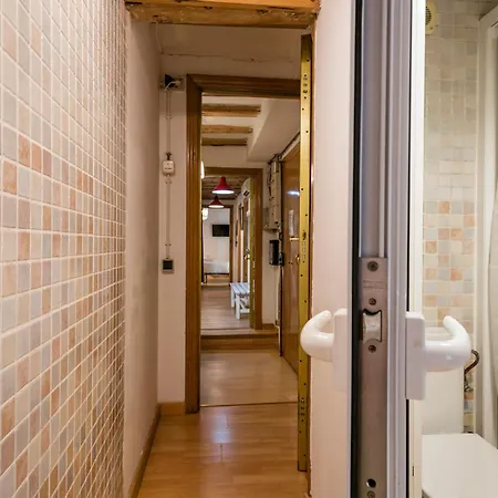 Apartment Encanto En Las Ramblas: Espacio Perfecto Para 9 Barcelona