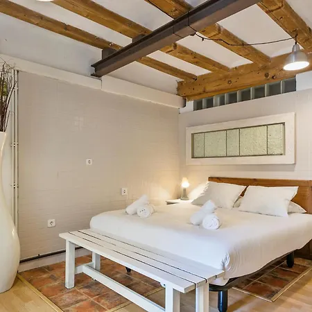 Apartment Encanto En Las Ramblas: Espacio Perfecto Para 9 Barcelona